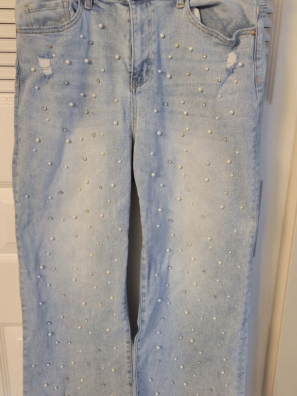 Women's Light Blue Pearl-Embellished Straight Leg Jeans